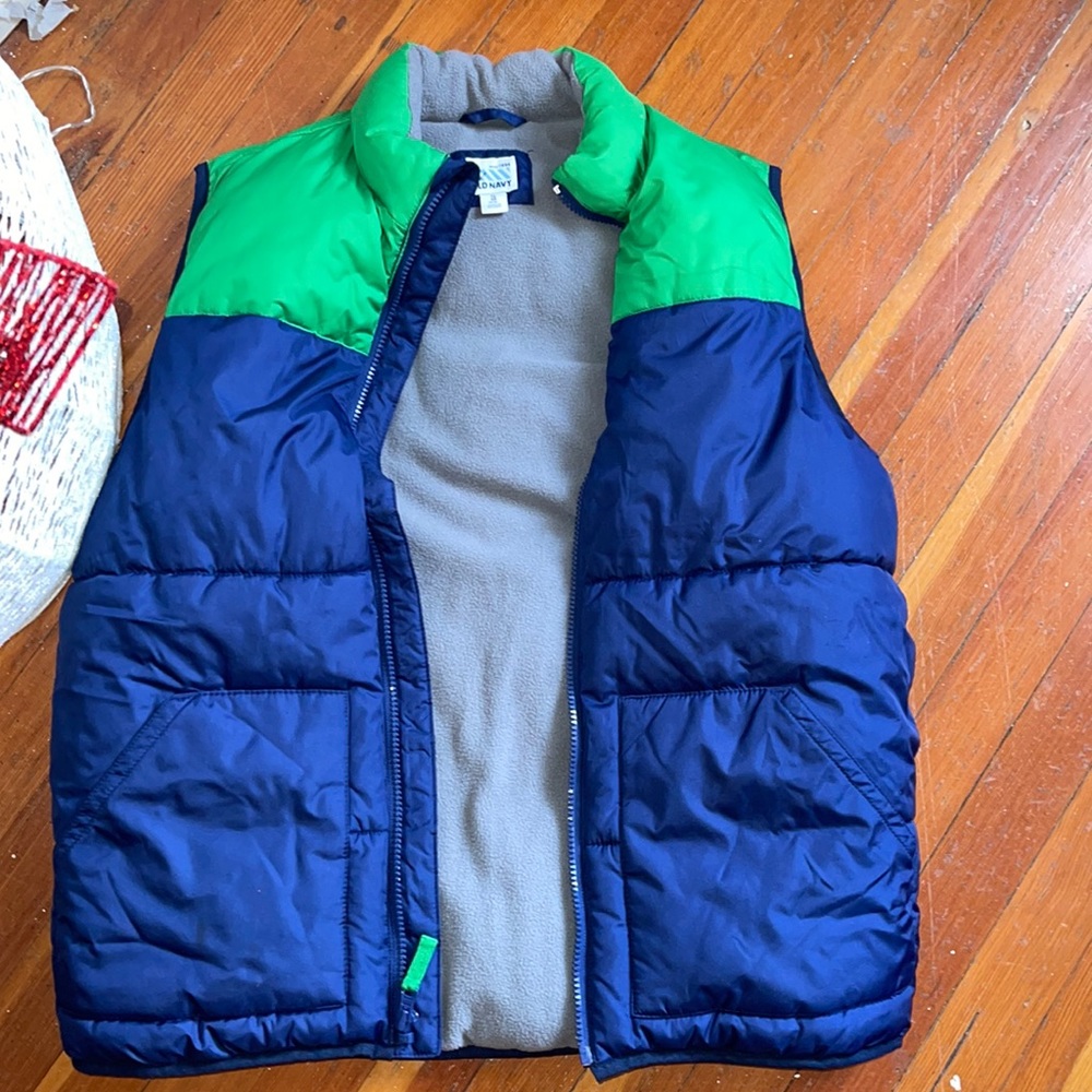 Old navy vest jacket size XL in boys